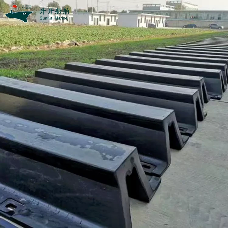 Memperkuat Keamanan Pelabuhan: Qingdao SunKai Marine Memproduksi Secara Massal Strip Bumper Karet Dermaga untuk Menjaga Operasi Berlabuh di Terminal Domestik dan Internasional